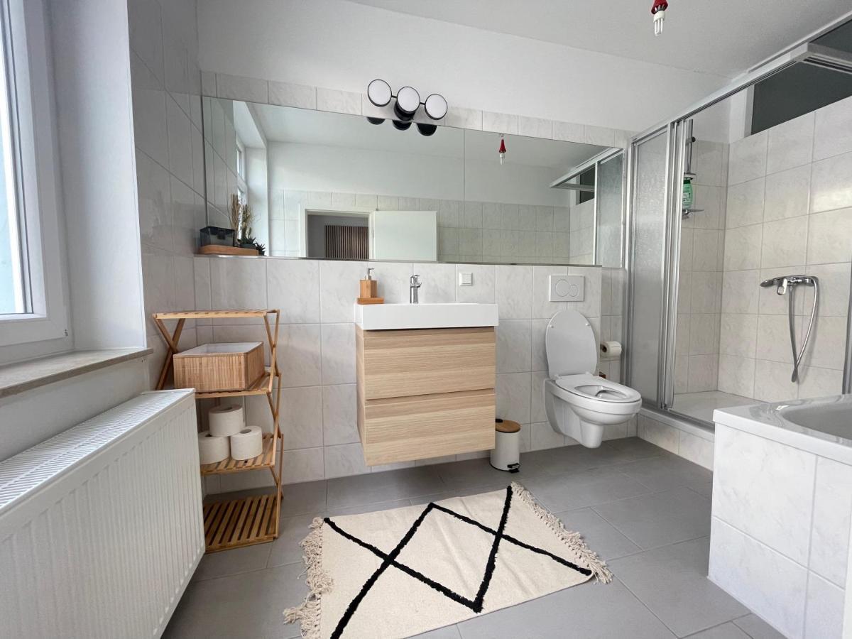 150Qm - 5 Rooms - Free Parking - Mallibase Apartments Hannover Exterior foto
